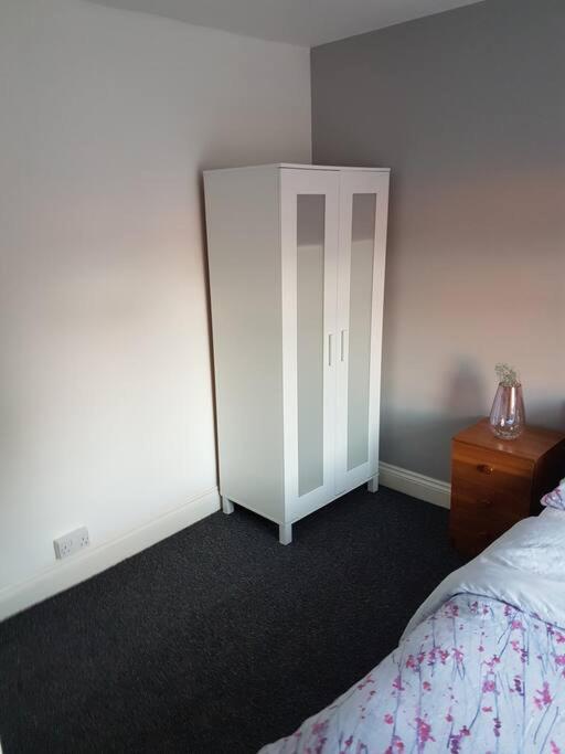 Two Bedroom Maisonette Close Towarwick Uni Coventry Esterno foto