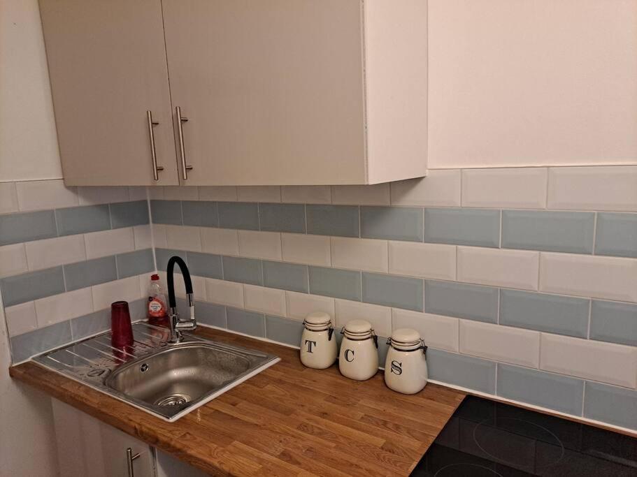 Two Bedroom Maisonette Close Towarwick Uni Coventry Esterno foto